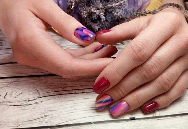 Модный цвет бордо в дизайне ногтей 2020-2021: восхитительные новинки на фото