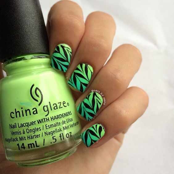 маникюр салатового цвета nails grass is lime greener
