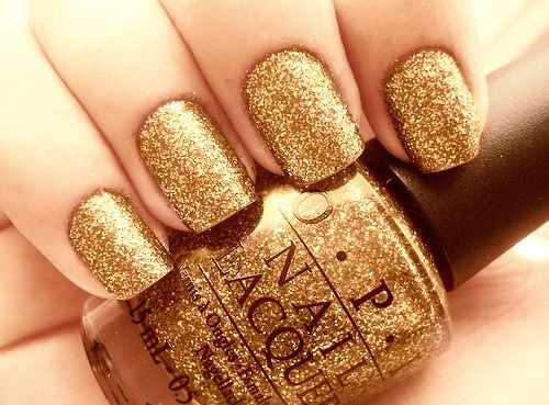 золотой дизайн ногтей шиммер 