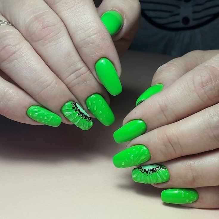 Зелёный маникюр на длинные ногти