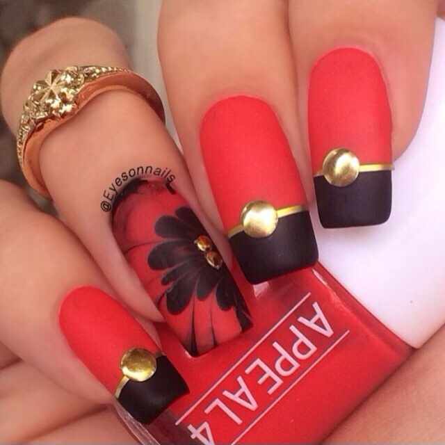 red black manicure красно чёрный дизайн ногтей цветок