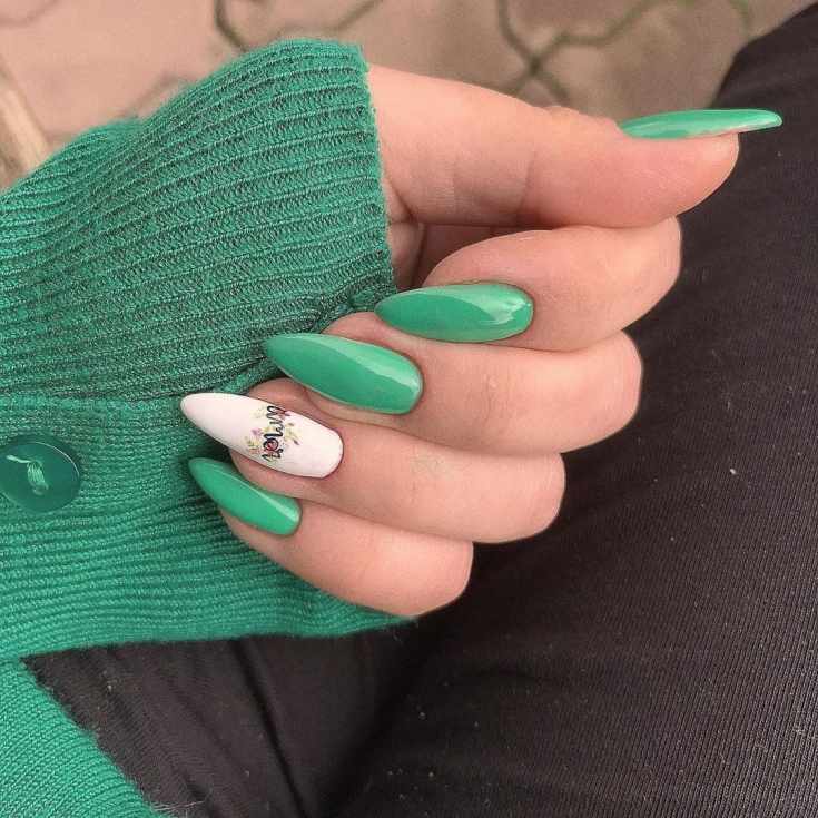 Зелёный маникюр на длинные ногти