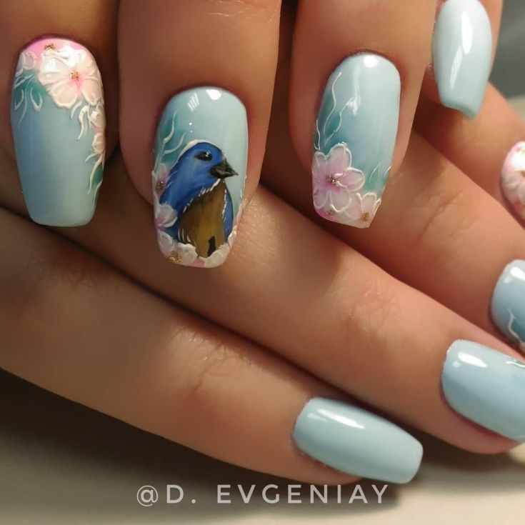 Весенний маникюр с птицами на ногтях