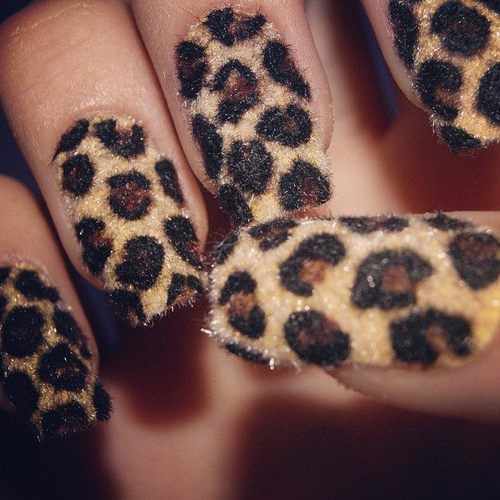 дизайн бархатных ногтей леопард velvet nail design
