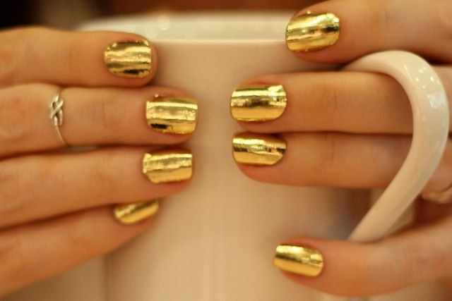 золотой дизайн ногтей кружка