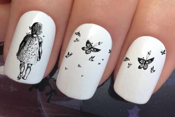 бабочки на ногтях