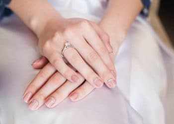 JamAdvice_com_ua_Wedding-manicure-for-short-nails-6