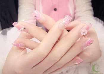JamAdvice_com_ua_Wedding-manicure-with-rhinestones-4