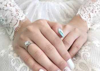 JamAdvice_com_ua_Wedding-manicure-with-lace-5
