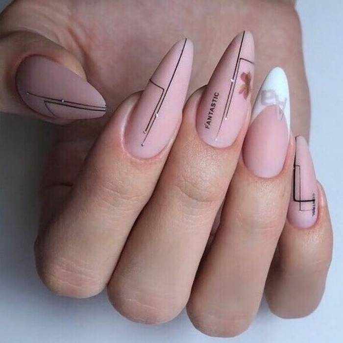 Матовые острые ногти