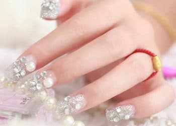 JamAdvice_com_ua_Wedding-manicure-with-rhinestones-16