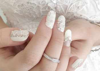 JamAdvice_com_ua_Wedding-manicure-with-lace-13