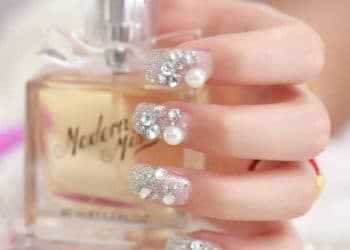 JamAdvice_com_ua_Wedding-manicure-with-rhinestones-11