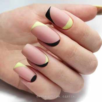 JamAdvice_com_ua_fashionable-moon-nail-art_10