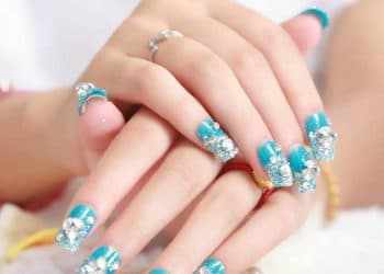 JamAdvice_com_ua_Wedding-manicure-with-rhinestones-20