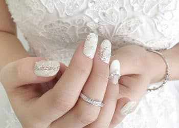 JamAdvice_com_ua_Wedding-manicure-with-lace-9