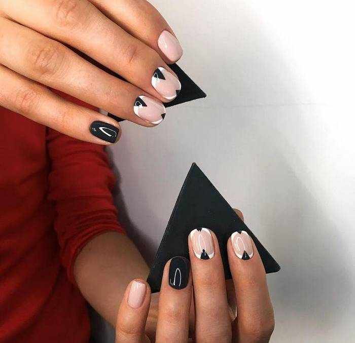 Черный маникюр на короткие ногти