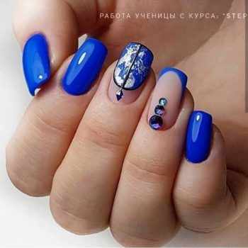 JamAdvice_com_ua_blue-nail-art-with-rhinestones_4