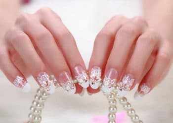 JamAdvice_com_ua_Wedding-manicure-with-lace-16