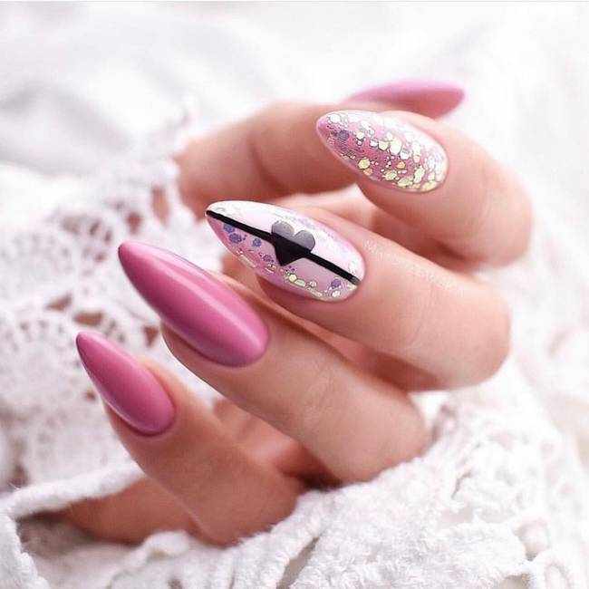 Розовый дизайн ногтей с фольгой и втиркой