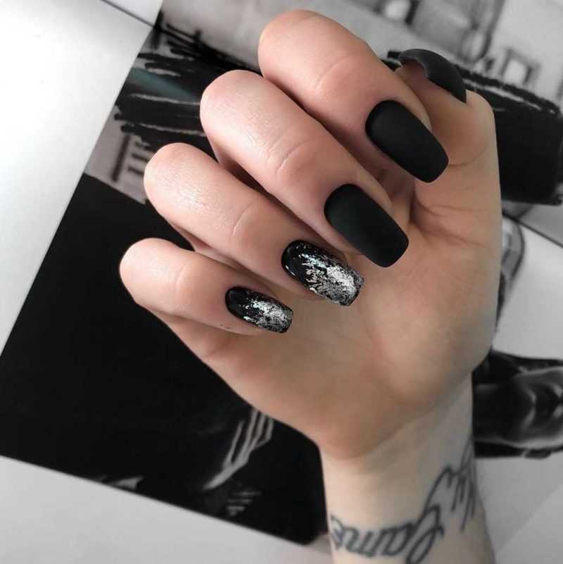black-nails-40